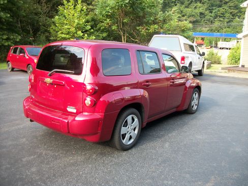 Used 2010 Chevrolet HHR LS image 4