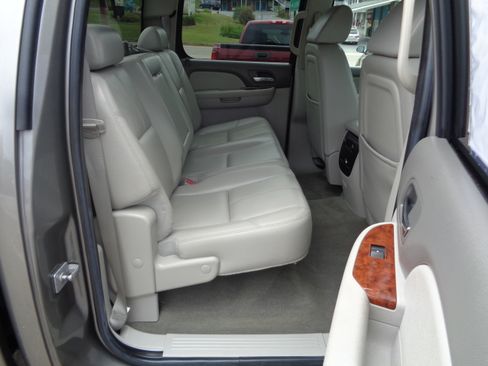 Used 2007 Chevrolet Silverado 2500 LTZ image 32
