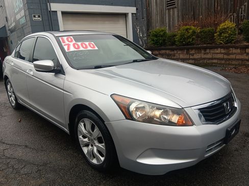 Used 2010 Honda Accord EX-L image 2
