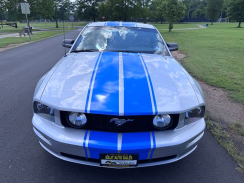 Used 2005 Ford Mustang GT Premium image 21