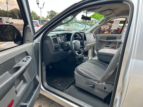 Used 2007 Dodge Ram 1500 Truck SXT image 4