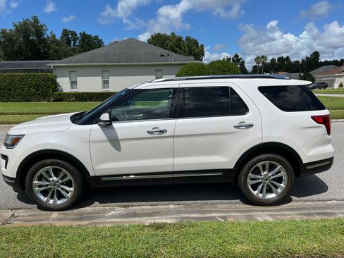 Used 2018 Ford Explorer Limited image 1