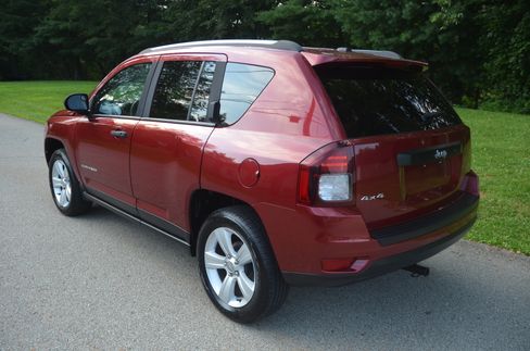 Used 2016 Jeep Compass Sport image 3