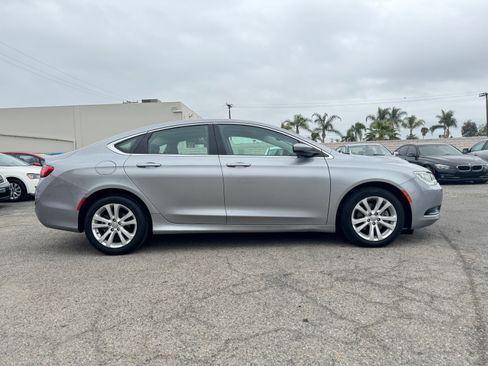 Used 2017 Chrysler 200 Touring image 9