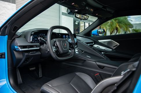 Used 2021 Chevrolet Corvette 2LT image 9