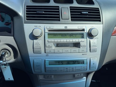 Used 2006 Toyota Solara SLE image 9