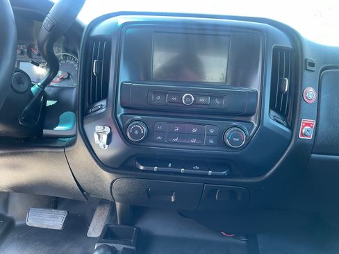 Used 2018 Chevrolet Silverado 2500 image 10