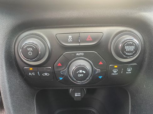 Used 2013 Dodge Dart Limited image 17