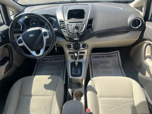 Used 2014 Ford Fiesta SE image 3