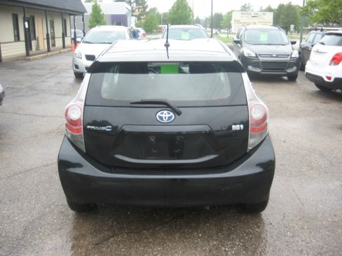 Used 2014 Toyota Prius C Two image 5