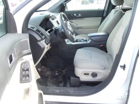 Used 2014 Ford Explorer XLS image 16