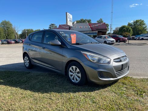 Used 2016 Hyundai Accent SE image 6