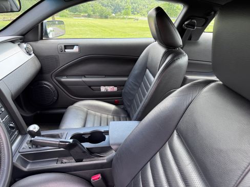 Used 2005 Ford Mustang GT Premium image 5