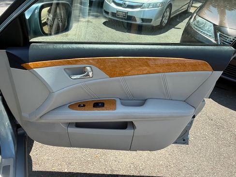 Used 2007 Toyota Avalon Limited image 10