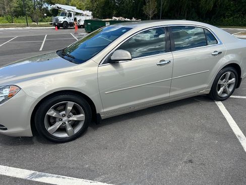 Used 2012 Chevrolet Malibu LT image 2