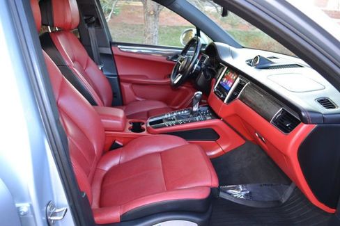 Used 2017 Porsche Macan image 28