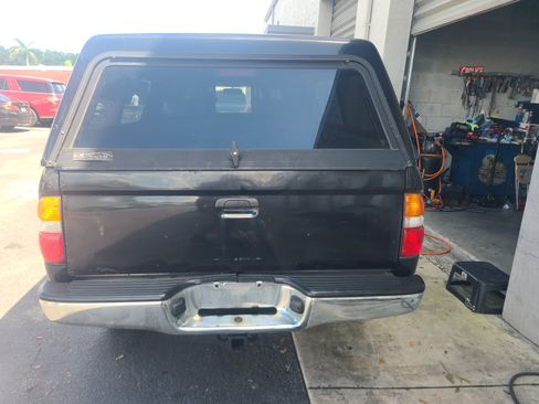 Used 2004 Toyota Tacoma image 13