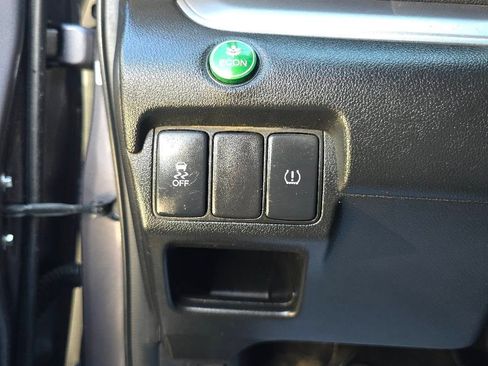 Used 2015 Honda CR-V LX image 16