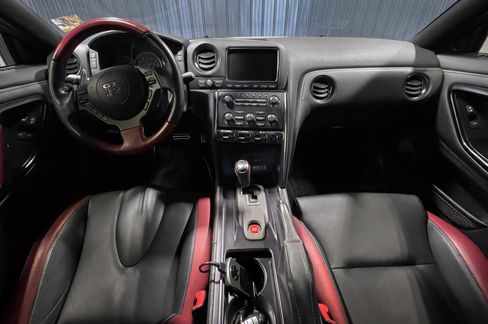 Used 2014 Nissan GT-R Black Edition image 17