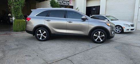 Used 2016 Kia Sorento EX-L image 49