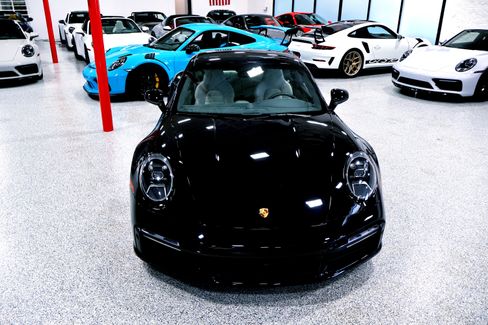 Used 2022 Porsche 911 Turbo image 17