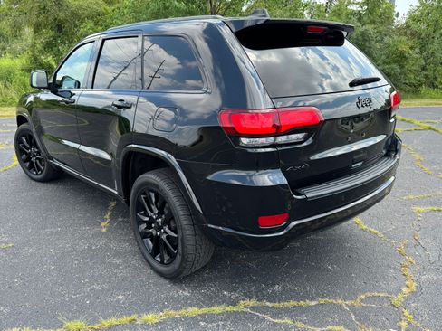 Used 2021 Jeep Grand Cherokee Laredo X image 6