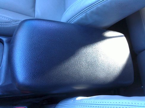 Used 2015 Toyota RAV4 LE image 22