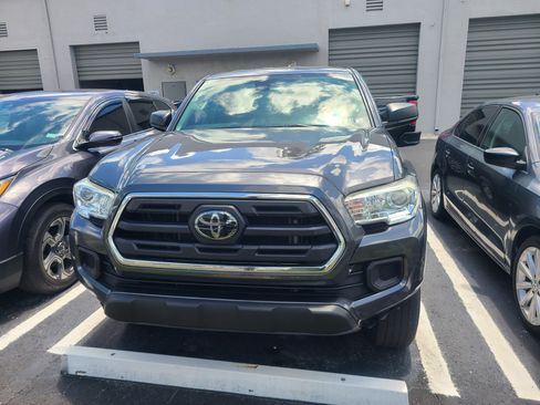 Used 2021 Toyota Tacoma image 3