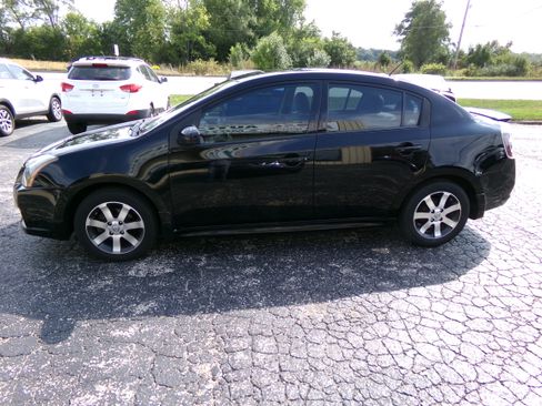 Used 2012 Nissan Sentra 2.0 SR image 2