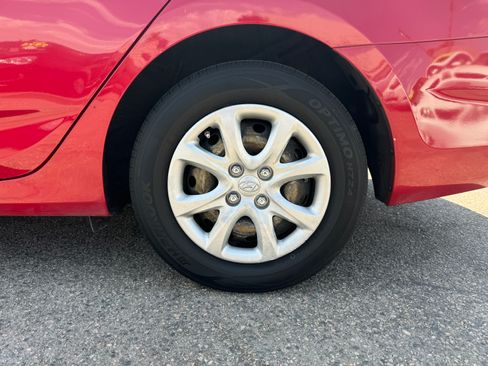 Used 2012 Hyundai Accent GLS image 14