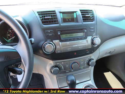 Used 2012 Toyota Highlander LE image 15