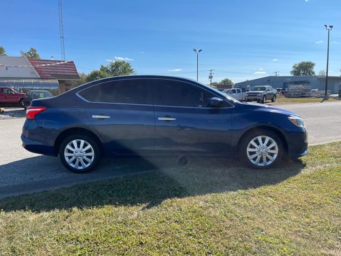 Used 2019 Nissan Sentra S image 5