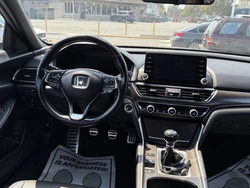 Used 2018 Honda Accord Sport image 12