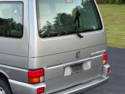 Used 1999 Volkswagen Eurovan GLS image 11