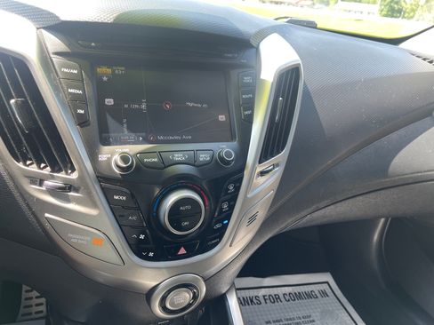 Used 2015 Hyundai Veloster image 9
