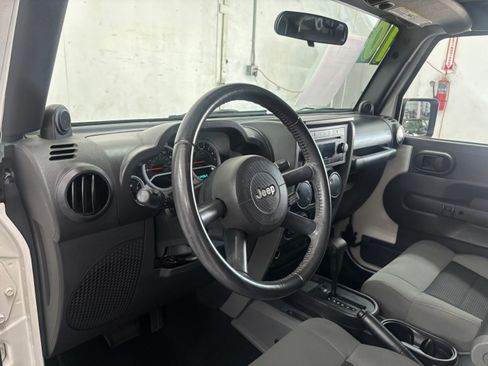 Used 2010 Jeep Wrangler Unlimited Sport image 13