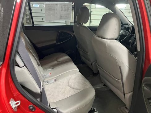 Used 2011 Toyota RAV4 image 19