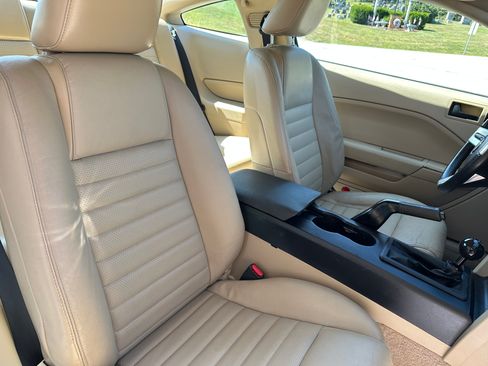 Used 2005 Ford Mustang GT image 14