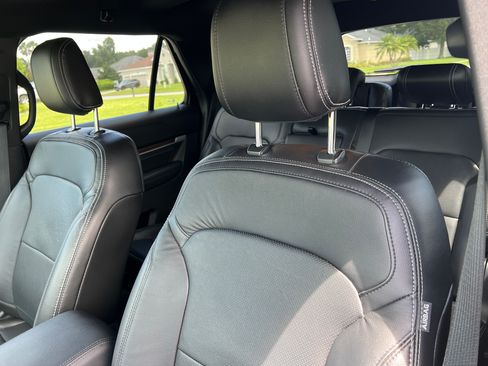 Used 2018 Ford Explorer Limited image 7
