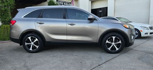 Used 2016 Kia Sorento EX-L image 6