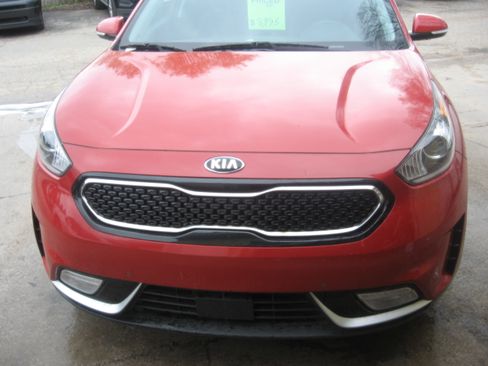 Used 2017 Kia Niro Touring image 2