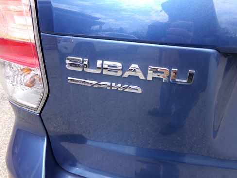 Used 2017 Subaru Forester 2.5i image 5