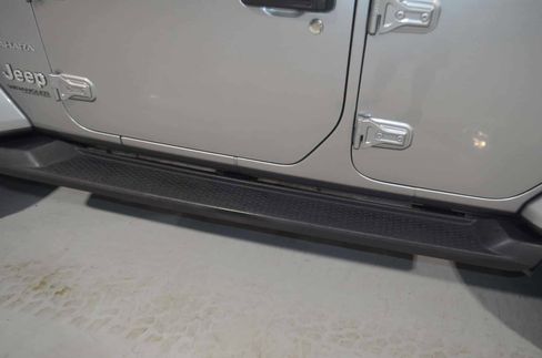 Used 2018 Jeep Wrangler Unlimited Sahara image 10