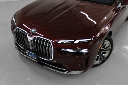 Used 2023 BMW i7 xDrive60 image 5
