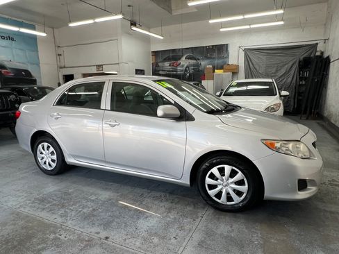Used 2010 Toyota Corolla LE image 7