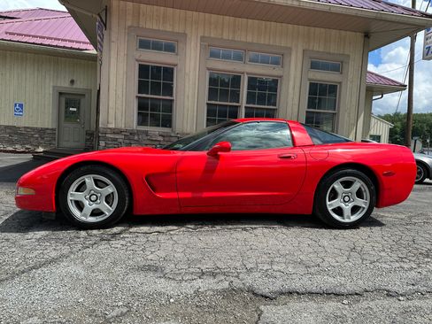 Used 1998 Chevrolet Corvette image 2