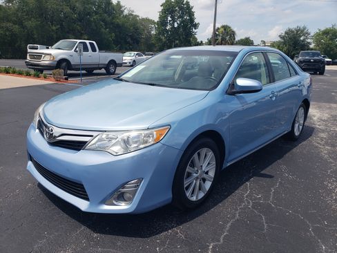 Used 2013 Toyota Camry XLE image 3