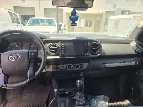Used 2021 Toyota Tacoma image 9