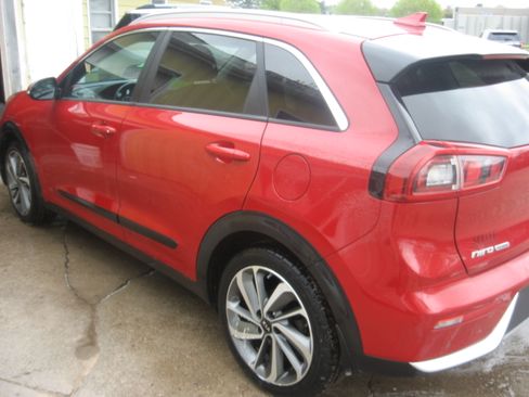 Used 2017 Kia Niro Touring image 6