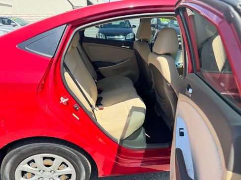 Used 2012 Hyundai Accent GLS image 19